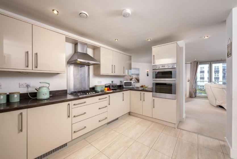 Number 2 In Lusty Glaze, Newquay Villa New Quay Buitenkant foto